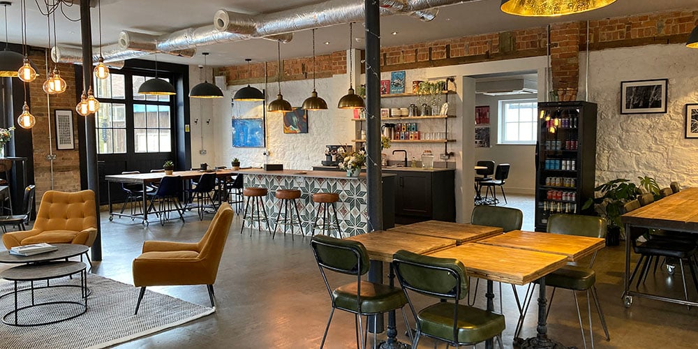 Coworks_coworking-management-software_LimeTreeWorkShop_desks