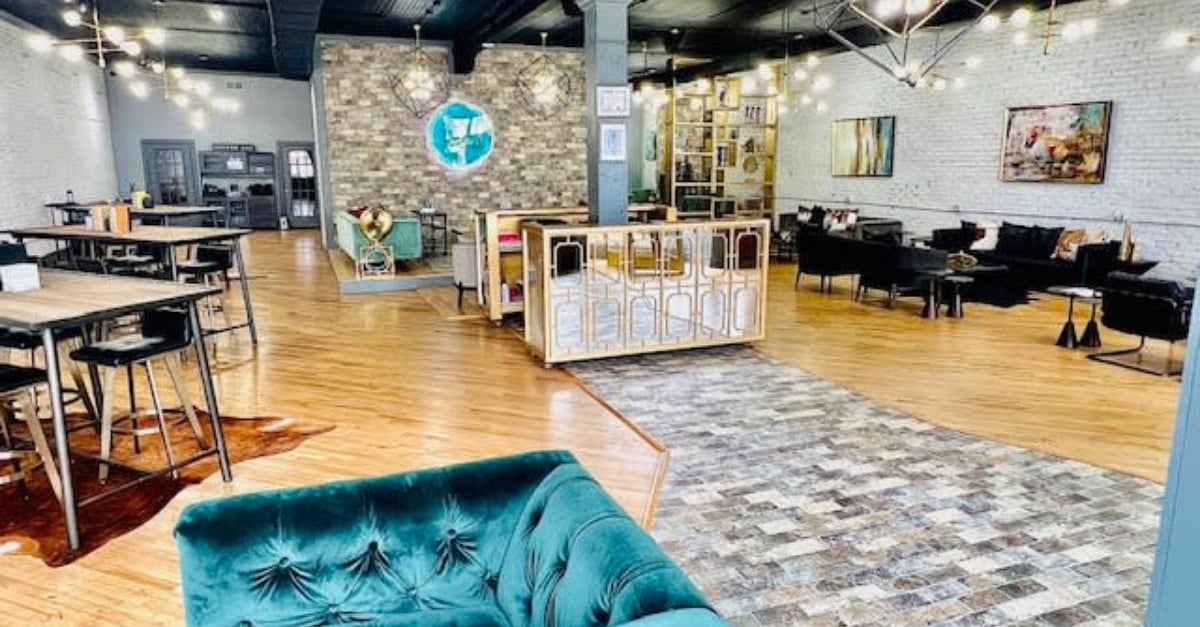 Sleek Studio interior 02